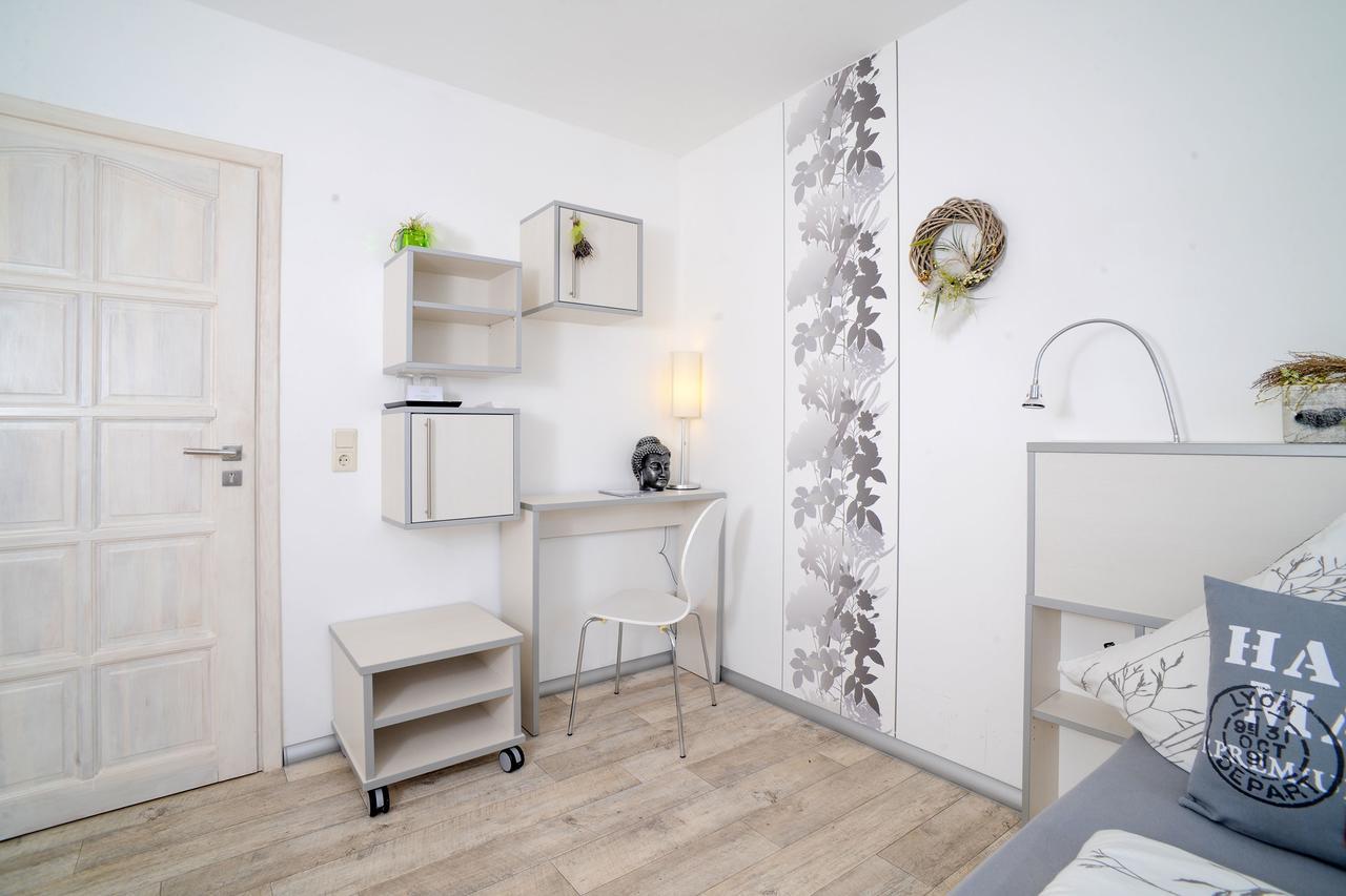 Hotel Gutshof Zum Adlernest Arnsnesta Esterno foto